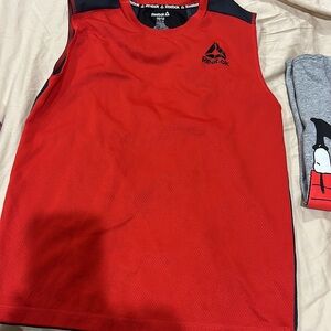 Reebok activewear top boys size L 10/12 red and black